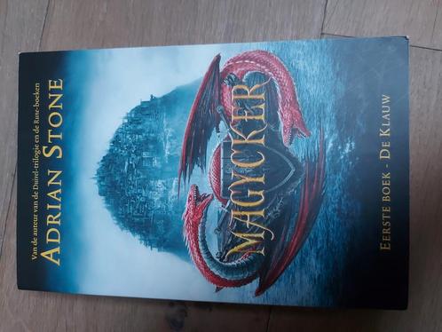 Adrian Stone - De klauw, Boeken, Fantasy, Zo goed als nieuw, Ophalen of Verzenden