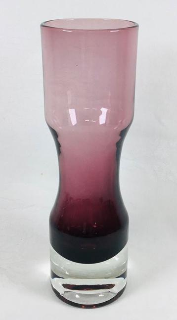 Riihimaen Lasi Vintage design T. Aladin sommerso glas vaas beschikbaar voor biedingen