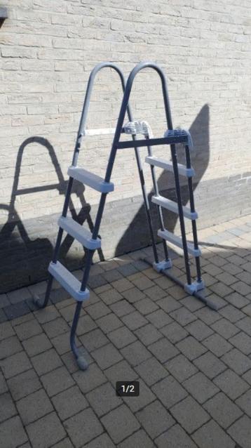 Zwembadladder beschikbaar voor biedingen