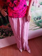 Vend pantalon neuf  T M  avec etiquette   20e, Vêtements | Femmes, Habits de circonstance, Enlèvement ou Envoi, Comme neuf