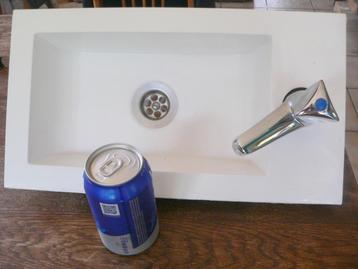 petit évier beschikbaar voor biedingen