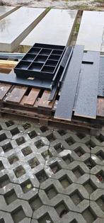 Palette et bois noir a donner, Enlèvement