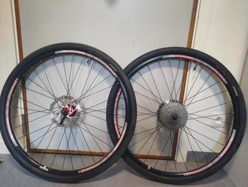 29 inch wielen met banden en cassette  beschikbaar voor biedingen