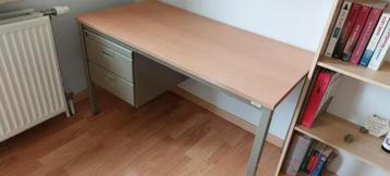 Bureau de qualité "Mewaf" + Chaise beschikbaar voor biedingen