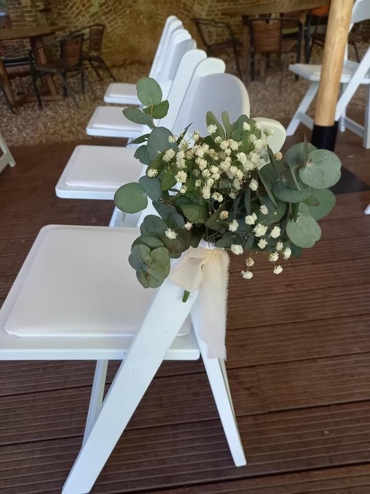 Witte stoelen, Hobby en Vrije tijd, Feestartikelen | Verhuur, Nieuw, Verzenden