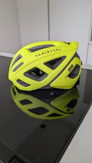 Van Rysel helm NIEUW  maat 59 tot 62 CM beschikbaar voor biedingen