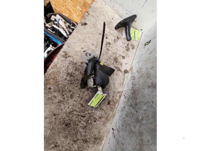 Veiligheidsgordel links-voor van een Kia Rio, Auto-onderdelen, Interieur en Bekleding, Kia, Gebruikt, 3 maanden garantie, Ophalen of Verzenden