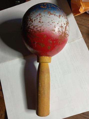 Oude  houten maracas vintage beschikbaar voor biedingen
