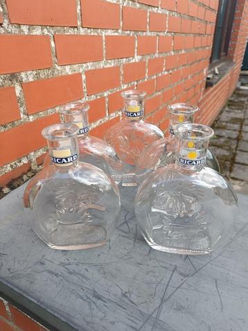 A vendre 5 carafes ricard beschikbaar voor biedingen