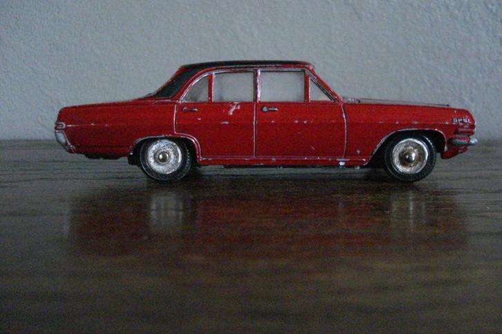 Opel Admiral (1964-1968)., Hobby en Vrije tijd, Modelauto's | 1:43, Gebruikt, Dinky Toys, Ophalen of Verzenden