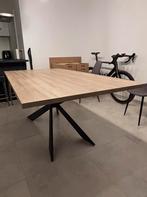 Houten eettafel met zwarte spinpoot, Huis en Inrichting, Tafels | Eettafels, Ophalen, Zo goed als nieuw