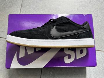 Prachtige Nieuwe Nike Sneakers zwart vol leder maat 42,5  beschikbaar voor biedingen
