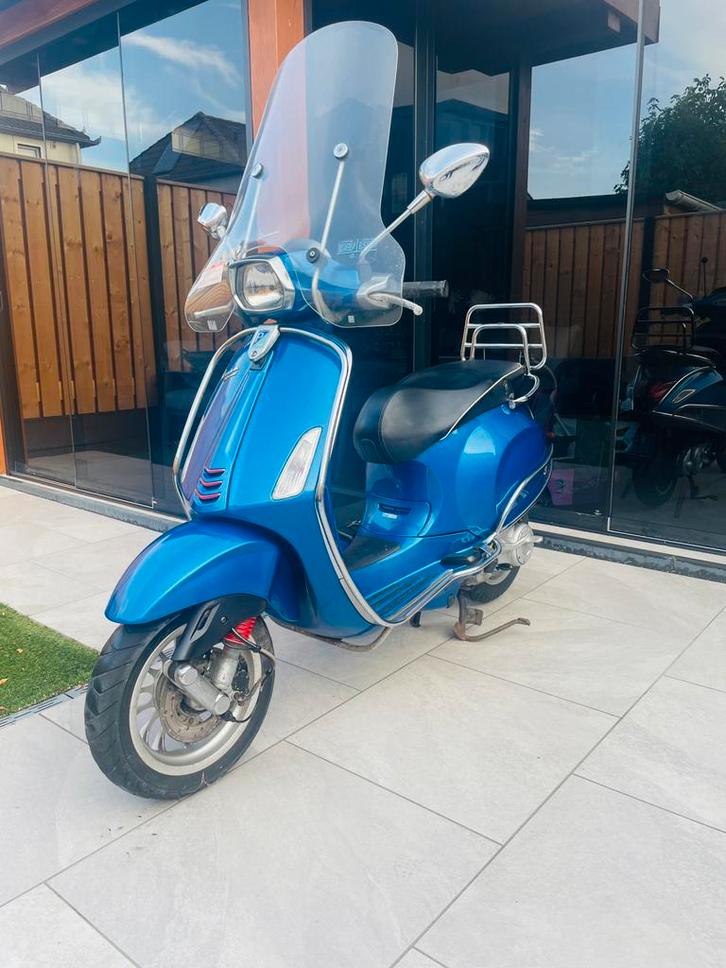 Vespa Sprint A Klasse Full Options Nieuwstaat 7000km, Fietsen en Brommers, Snorfietsen en Snorscooters, Zo goed als nieuw, Vespa