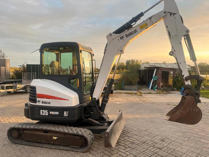 Bobcat e35 cw05 5735 uur bj 2012 3,5t minigraver, Zakelijke goederen, Machines en Bouw | Kranen en Graafmachines, Graafmachine
