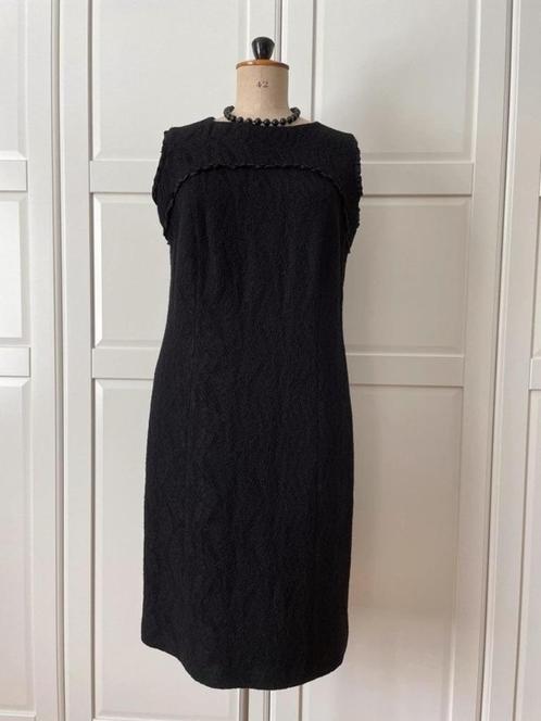 Xandres - Little Black Dress in kant : 42/44 - Zwart, Kleding | Dames, Jurken, Zo goed als nieuw, Maat 42/44 (L), Zwart, Onder de knie