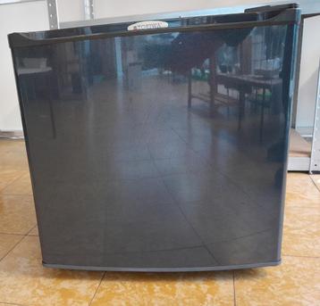 koelkast minibar tokiwa, Neuf, Sans bac à congélation, Enlèvement, 45 à 60 cm