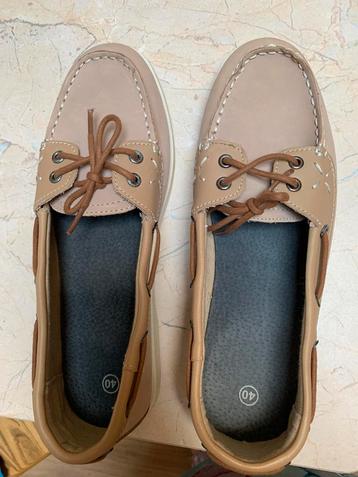 Schoenen maat 40 beschikbaar voor biedingen