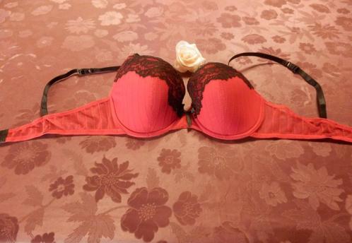 (32) -soutien gorge femme t.90c rouge noir, Kleding | Dames, Ondergoed en Lingerie, BH, Rood, Ophalen of Verzenden