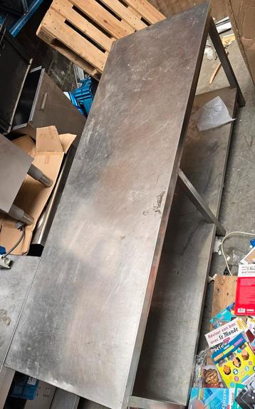 Table inox, Enlèvement