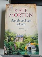 Kate Morton - Aan de rand van het meer, Livres, Littérature, Kate Morton, Utilisé, Enlèvement ou Envoi