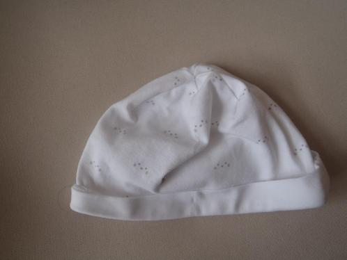 witte hoed in geboortemaat, Kinderen en Baby's, Babykleding | Mutsen, Sjaals en Wanten, Zo goed als nieuw, Muts, Jongetje of Meisje