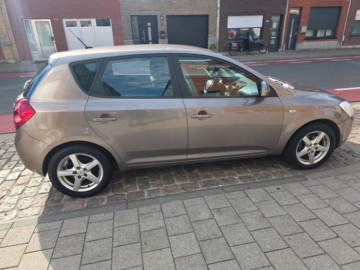 VERKOCHT SOLD VENDU, Auto's, Kia, Bedrijf, (Pro) Cee d, ABS, Airbags, Airconditioning, Alarm, Boordcomputer, Centrale vergrendeling