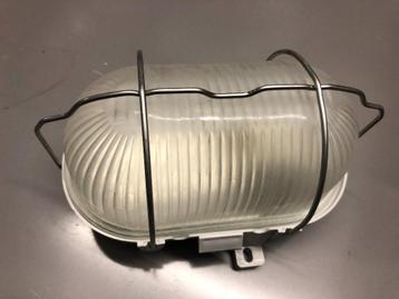 3x Wandlamp kunststof wit beschikbaar voor biedingen