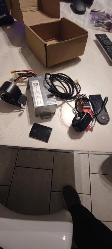 KIT CONTROLEUR TROTTINETTE COMPLET NEUF TOUTES MARQUES, Fietsen en Brommers, Steps, Nieuw, Elektrische step (E-scooter), Ophalen