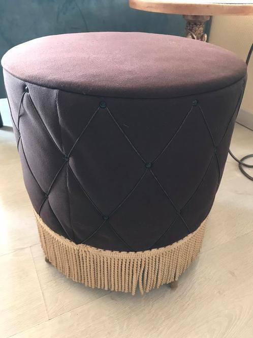 Vintage bruine opbergpoef met beige franjes, Huis en Inrichting, Zetels | Voetbanken en poefs, Gebruikt, Hout, Ophalen