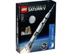 Lego 92176 Ideas NASA Apollo Saturn V NIEUW, Ensemble complet, Lego, Enlèvement ou Envoi, Neuf