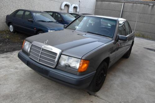 Mercedes-Benz E 230 Benzine Oldtimer Zeer Proper !, Auto's, Mercedes-Benz, Bedrijf, Te koop, E-Klasse, Open dak, Benzine, Berline