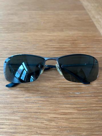 Ray-Ban zonnebril beschikbaar voor biedingen
