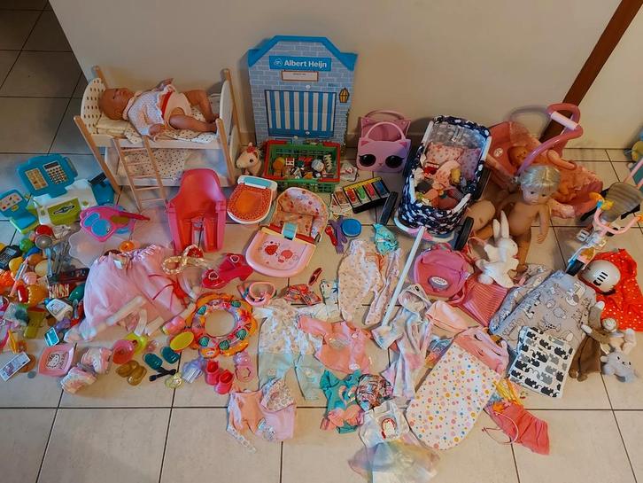 Groot lot poppen baby born, Enfants & Bébés, Jouets | Poupées, Enlèvement