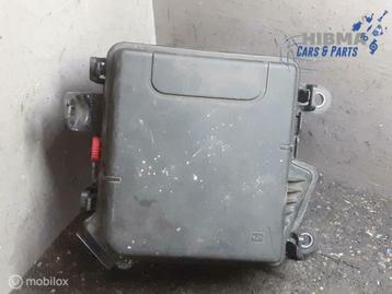 Renault Zoe Q210 Zekeringskastbak Onder  284B03998R beschikbaar voor biedingen