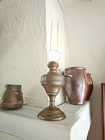 olielamp koper met intact glas beschikbaar voor biedingen