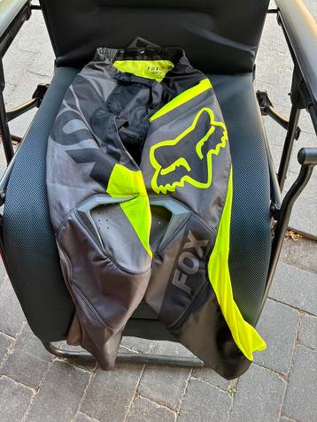 Fox crossbroek beschikbaar voor biedingen