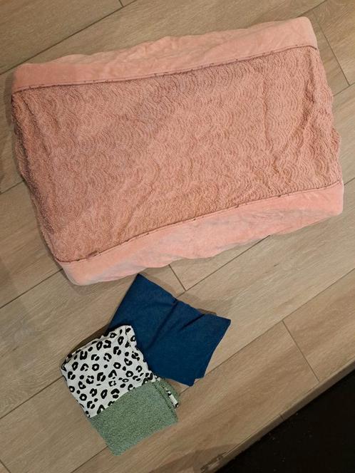 Verzorgingskussen + 3 hoezen, Kinderen en Baby's, Badjes en Verzorging, Gebruikt, Ophalen
