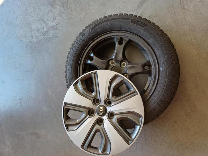4 winterwielen, 16" velgen en 205/60R16 96H banden., Auto-onderdelen, Banden en Velgen, Banden en Velgen, Winterbanden, 16 inch