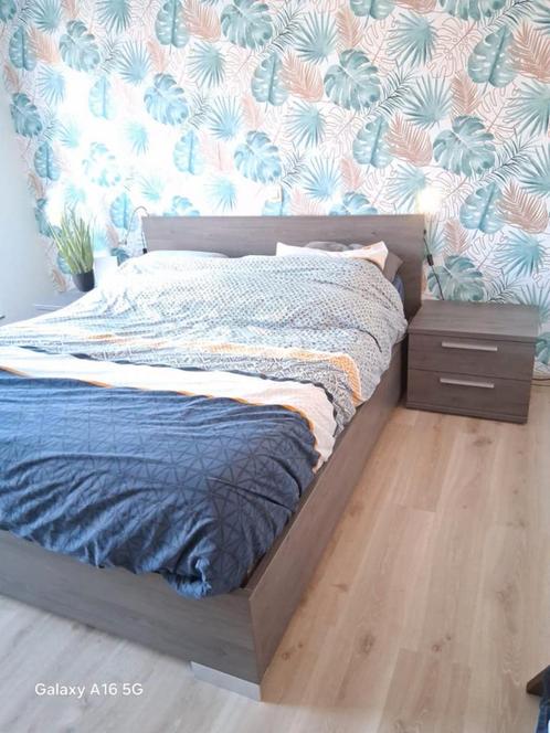 Lit 160cm ,2 tables de chevet + commode, Huis en Inrichting, Slaapkamer | Complete slaapkamers, Gebruikt, Ophalen