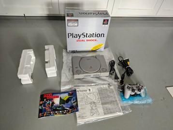 Sony Playstation 1 compleet in doos beschikbaar voor biedingen