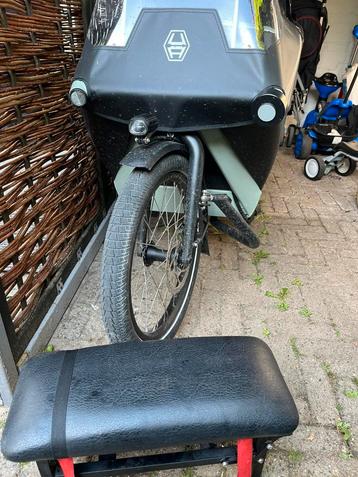 Bankje Urban arrow seat beschikbaar voor biedingen