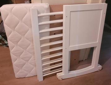 Witte schommelwieg Kidsriver + matras beschikbaar voor biedingen