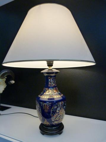 Tafellamp met porselein chinese voet - kap in perfecte staat