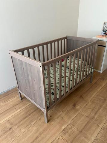Chambre enfant ( lit + table à langer + armoire), Enlèvement, Utilisé, Autres types
