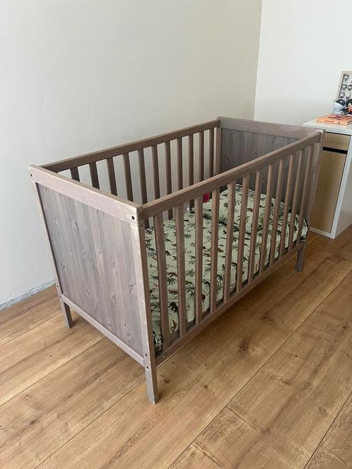 Chambre enfant ( lit + table à langer + armoire), Kinderen en Baby's, Kinderkamer | Inrichting en Decoratie, Gebruikt, Overige typen