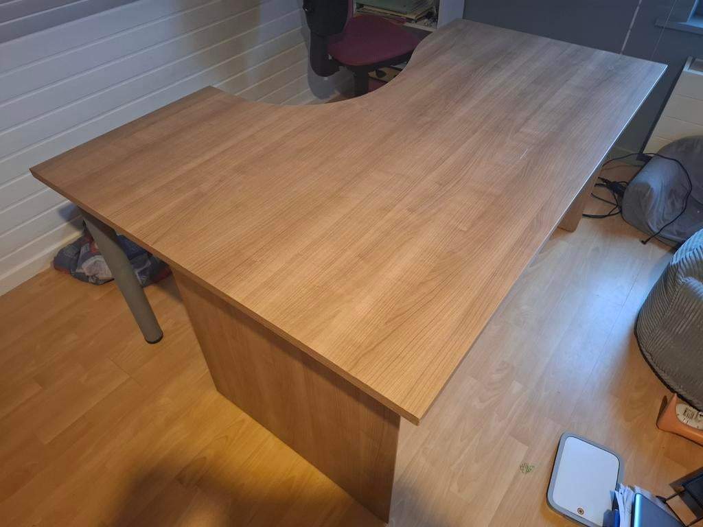 Bureau, Ophalen, Zo goed als nieuw, Bureau