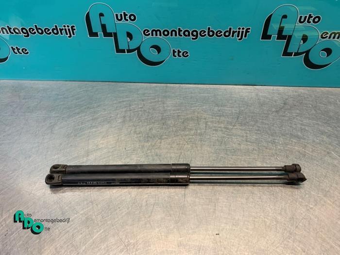 Set Gasdempers Achterklep van een Chevrolet Matiz (Matiz 05-, Auto-onderdelen, Carrosserie, Chevrolet, Gebruikt, 3 maanden garantie