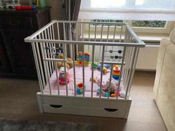 Babypark/box inclusief matras en toebehoren beschikbaar voor biedingen