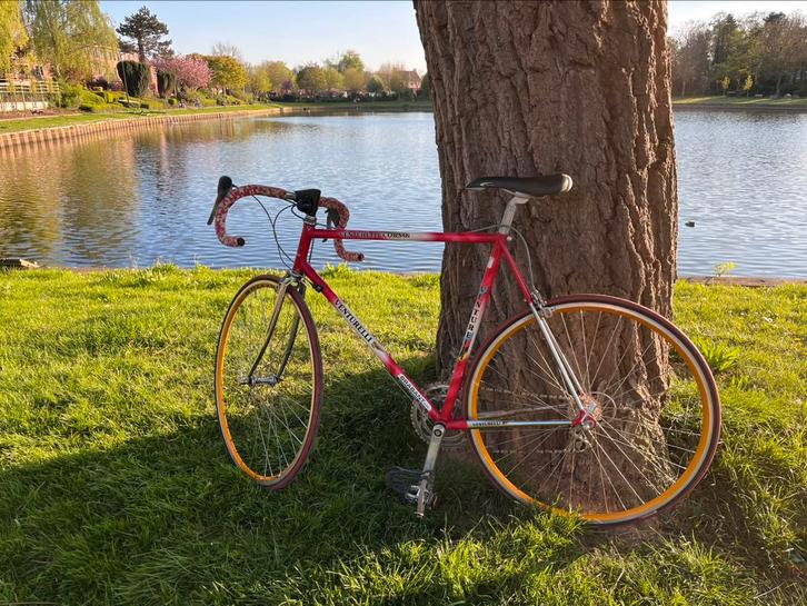 ONBERISPELIJKE RACEFIETS „VENTURELLI”, Fietsen en Brommers, Fietsen | Oldtimers, Ophalen