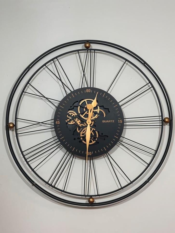 Roman Gear Clock XXL - 90.5cm-Zwart/Goud -Metaal - NeXtime, Huis en Inrichting, Woonaccessoires | Klokken, Zo goed als nieuw, Wandklok